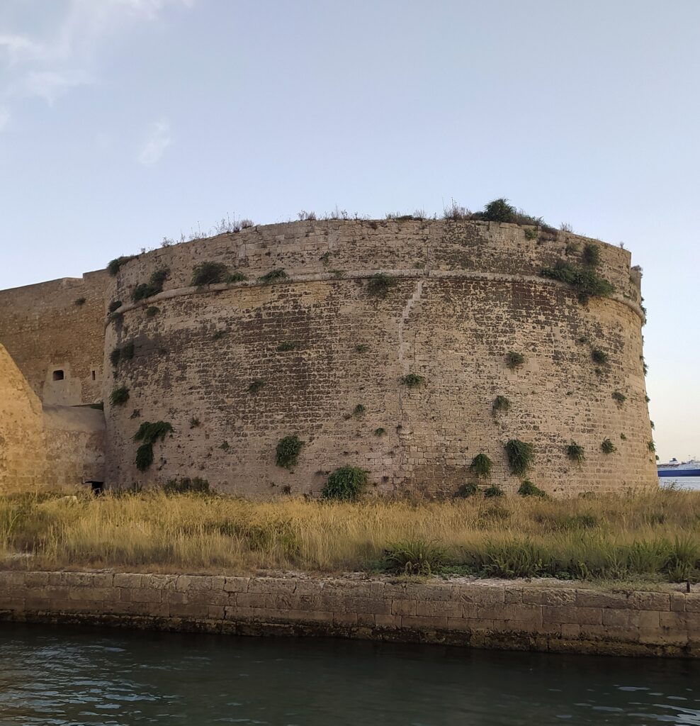 Brindisi castello acqua Puglia torrione
